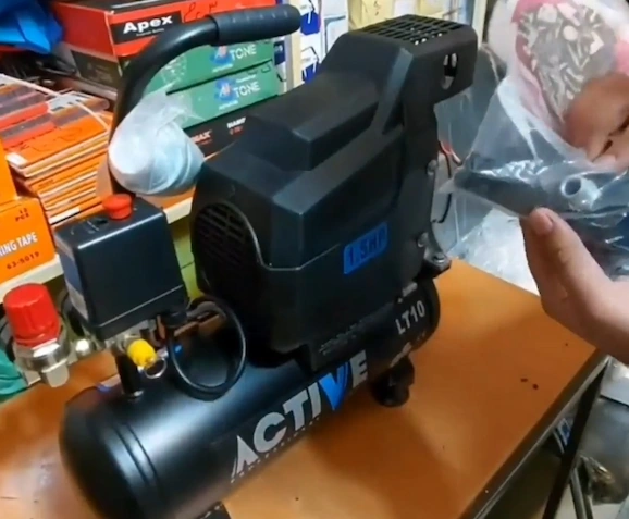 بنر کمپرسور باد ۱۰ لیتر اکتیو مدل AC-1110